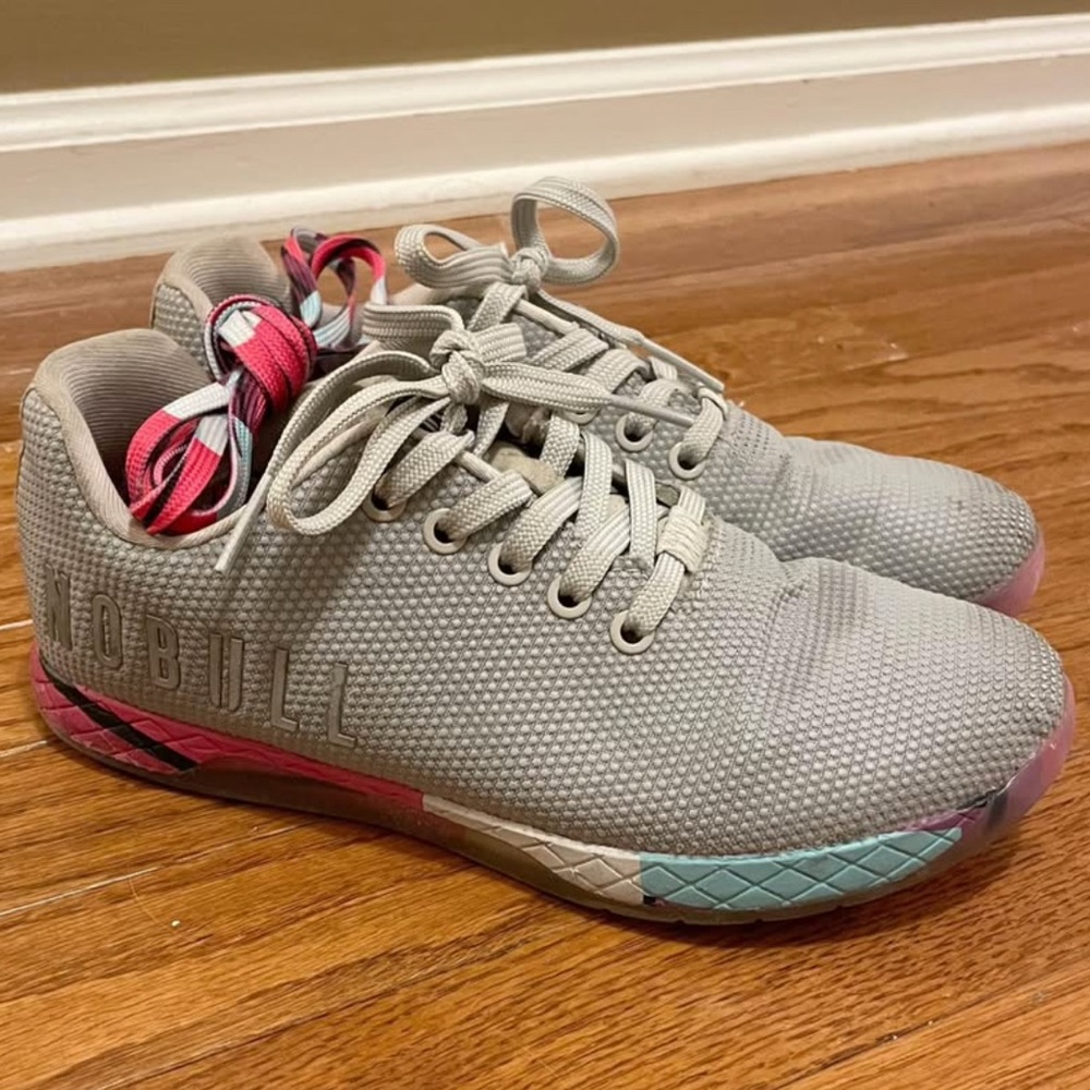 NOBULL Light Gray Sneakers with Pink and Blue Accents